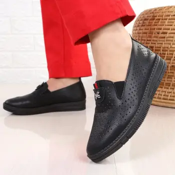 Pantofi negri usori Larioni imagine