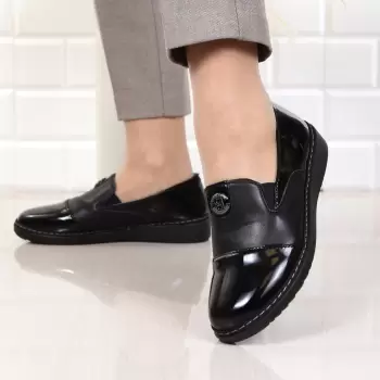 Pantofi negri usori Semia imagine