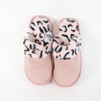 Papuci roz de casa Avari imagine