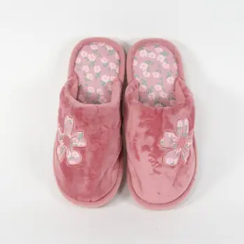Papuci roz de casa Liryn imagine