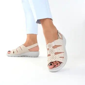 Sandale bej usoare Kaela imagine