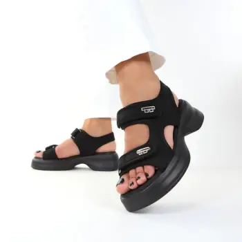 Sandale negre cu talpa inalta Fenia imagine