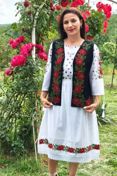 Costum Vesta si Rochie Minodora imagine