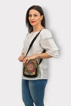 Geanta brodata traditional 2 imagine