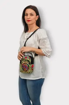 Geanta brodata traditional 9 imagine