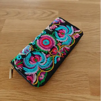Portofel cu motive traditionale 19 imagine