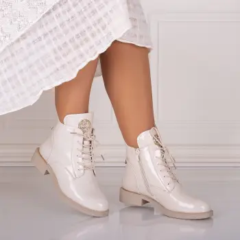 Ghete Dama Imblanite Bej din Piele Ecologica Lacuita Zorita imagine