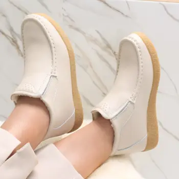 Ghete dama Imblanite Bej din Piele Naturala Dasina imagine