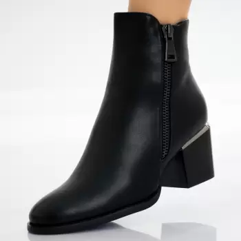 Ghete Dama Imblanite Negre din Piele Ecologica Amita imagine