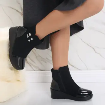 Ghete Dama Imblanite Negre din Piele Ecologica Intoarsa Davera imagine