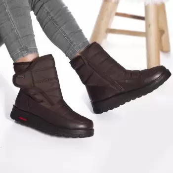 Ghete dama imblanite uma fas impermeabil maro imagine