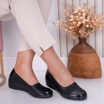 Pantofi dama cu platforma Negri din Piele Ecologica si Piele Lacuita Tara imagine