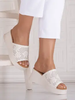 Papuci dama Bej cu platforma din Piele Ecologica Masarra imagine