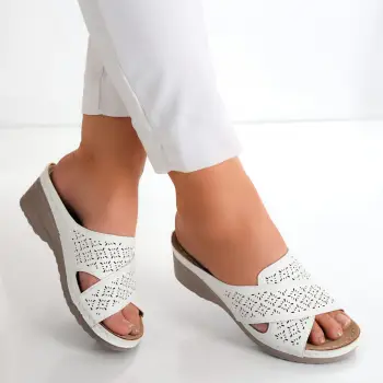 Papuci dama cu platforma Albi din Piele Ecologica Anya imagine