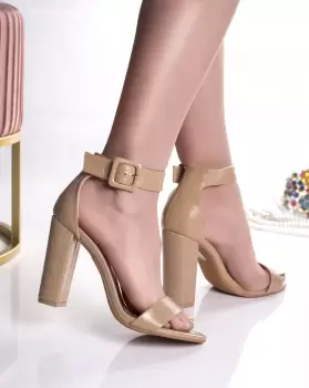 Sandale cu toc smara piele ecologica lacuita bej imagine