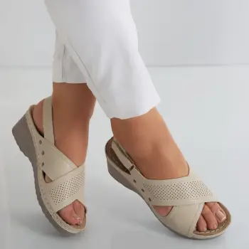 Sandale dama cu platforma Bej din Piele Ecologica Iopil imagine