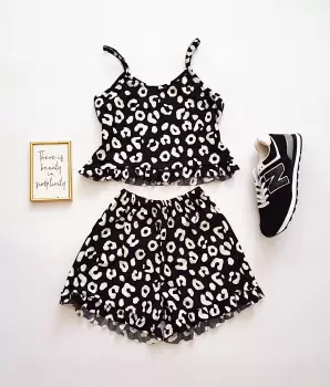 3 pijamale 119 RON! imagine