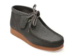 Ghete CLARKS gri, WALLABEE EVO BT, din piele intoarsa imagine
