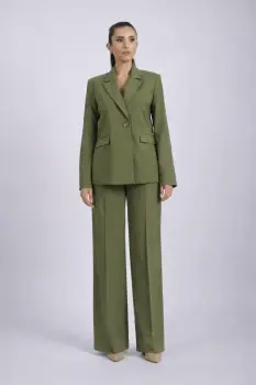 Compleu elegant kaki cu pantaloni largi si sacou drept cu inchidere la doi nasturi imagine