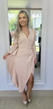 Rochie eleganta bej cu aspect petrecut si volan imagine