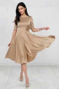 Rochie eleganta din tafta bej accesorizata cu trandafir la talie imagine