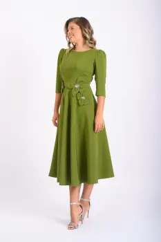 Rochie eleganta fistic cu croi in clos si detalii pretioase la talie imagine