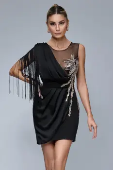 Rochie eleganta neagra accesorizata cu o floare pe un umar si franjuri negri imagine