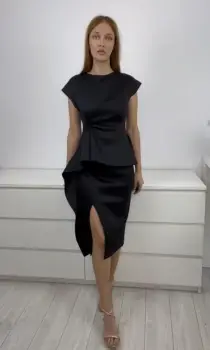 Rochie eleganta neagra conica cu slit pe picior imagine