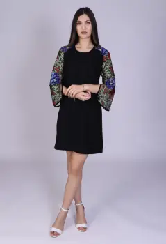 Rochie eleganta neara cu maneci din broderie florala colorata imagine