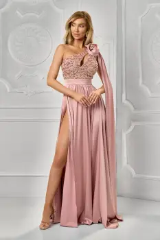 Rochie eleganta roz prafuit vaporoasa cu slit pe picior imagine