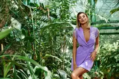 Rochie eleganta tip sacou de culoare lila accesorizata cu broderie din perle si franjuri imagine