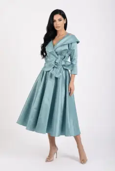 Rochie eleganta vaporoasa cu croiala in clos si talie marcata imagine