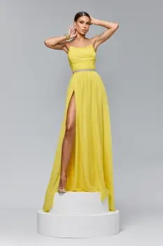 Rochie lunga de ocazie din voal galben accesorizata cu detalii pretioase la talie imagine