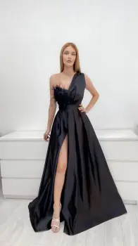 Rochie lunga de ocazie in tafta cu broderie florala si pene imagine