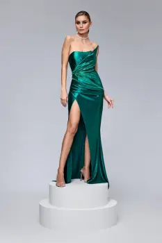 Rochie lunga de ocazie prevazuta cu broderie la bust si design deosebit imagine