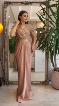 Rochie lunga din tafta bej confectionat din tesatura pretioasa imagine