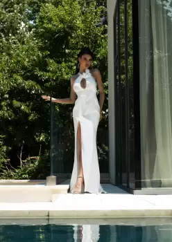 Rochie lunga eleganta din tafta cu prindere dupa gat si slit pe picior imagine