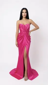 Rochie lunga fucsia cu falduri in lateral si slit in partea din fata imagine