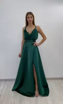 Rochie lunga verde din tafta cu design deosebit la bust si slit pe picior imagine