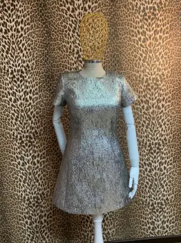 Rochie scurta din brocard cu croiala cambrata imagine