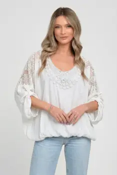 Bluza alba din matase cu dantela si broderie decorativa si insertii discrete stralucitoare de paiete imagine