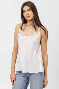 Bluza alba tip maiou din satin, tivita cu dantela pe decolteu imagine