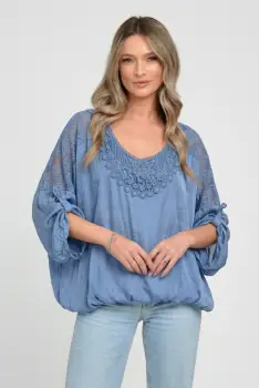 Bluza bleu din matase cu dantela si broderie decorativa si insertii discrete stralucitoare de paiete imagine