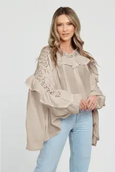 Bluza boho oversize din batist de bumbac, in colturi, cu volan si dantela, bej imagine