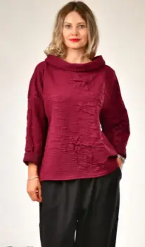 Bluza bordo cu guler rasfrant si textura gofrata ,   croi lejer, material premium cu bumbac imagine