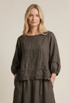 Bluza din in cu dantela, croi lejer, stil natural elegant, maro imagine