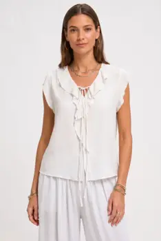 Bluza din vascoza cu volane si decolteu in V, alba imagine
