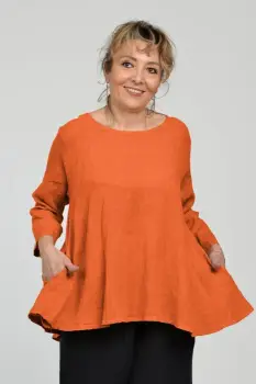 Bluza evazata cu clin la spate din in, caramizie imagine