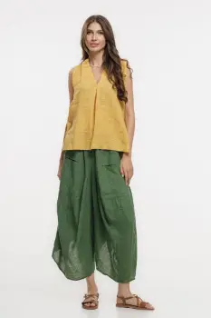 Bluza fara maneci din in cu decolteu si guler inalt, galben turmeric imagine