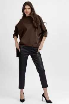 Bluza maro din jerseu bumbac, cu un colt lateral imagine